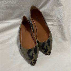 Lucky Brand; Camouflage pointed toe flats  Size 8.5/39